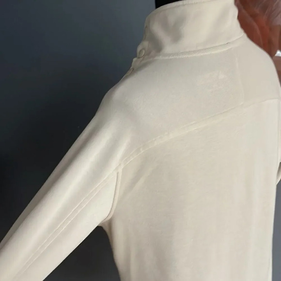 Ultimate Terrain light tan rubber snap shoulder/collar lightweight sweatshirt. M - Picture 5 of 6